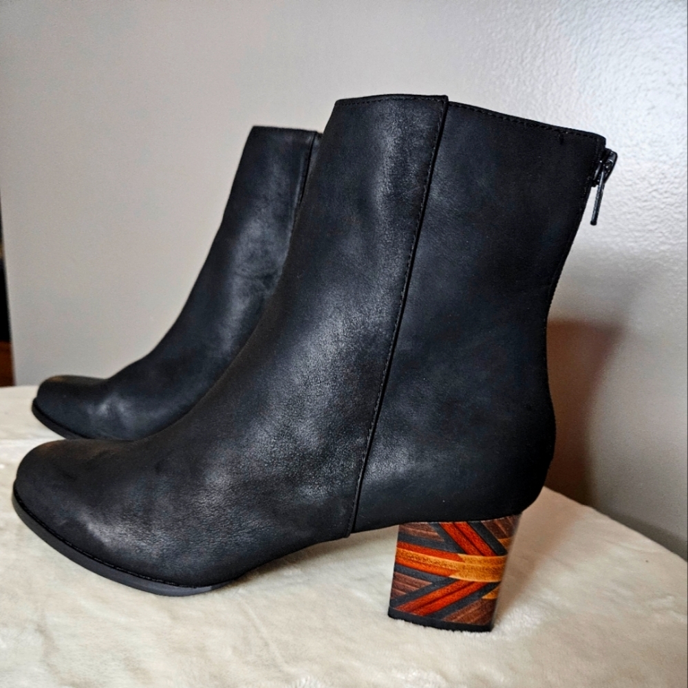 L'amour Des Pieds Piperel Black Bootie